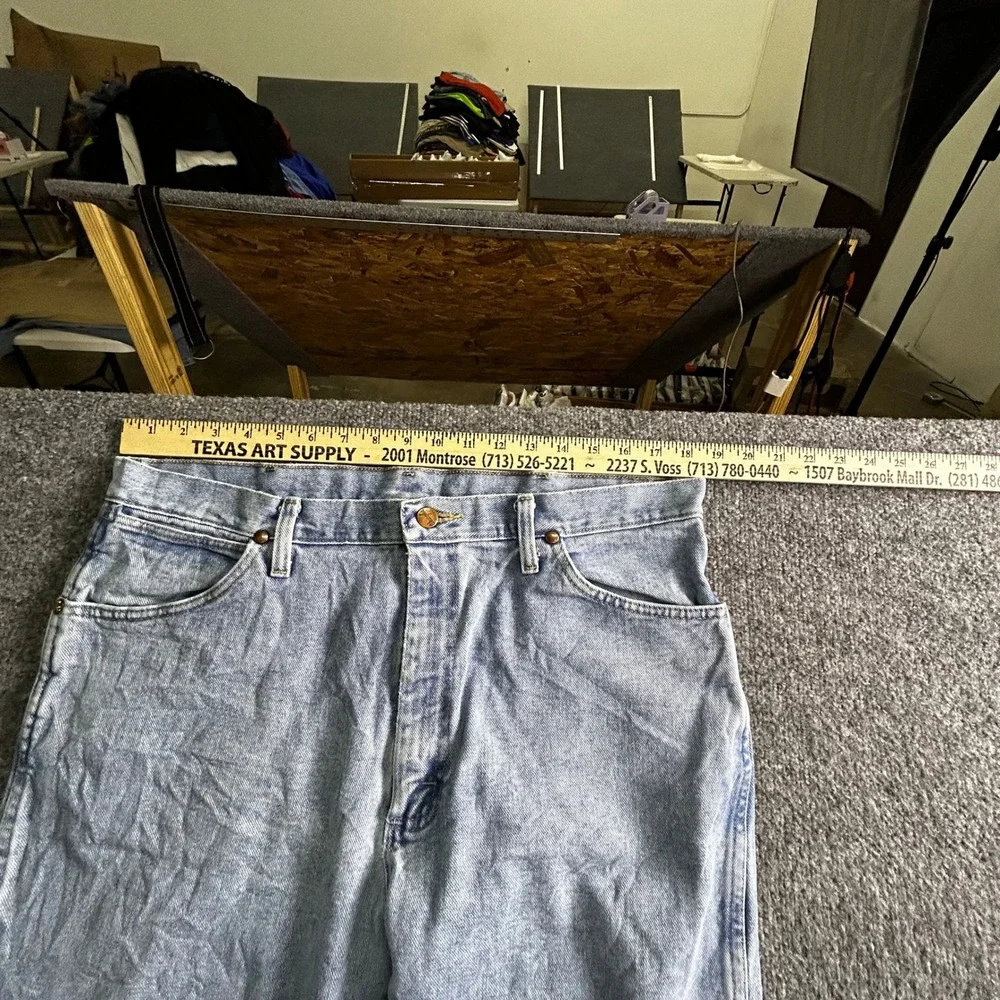 Wrangler Jeans Mens Size 36x34 Light Wash Regular Fit Straight Leg Denim Casual
